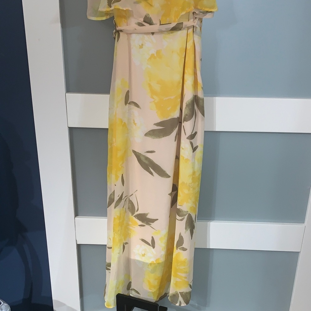Gilli Yellow and Cream Floral Maxi Dress - Picture 2 of 4